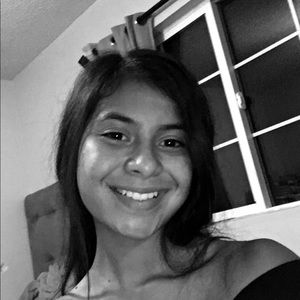 Meet your Posher, Mariela